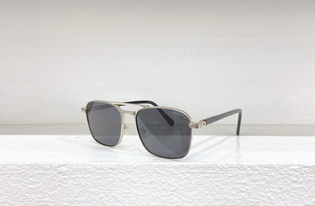 LOUISVUITTO*MODELZ1942USIZE57口17-145