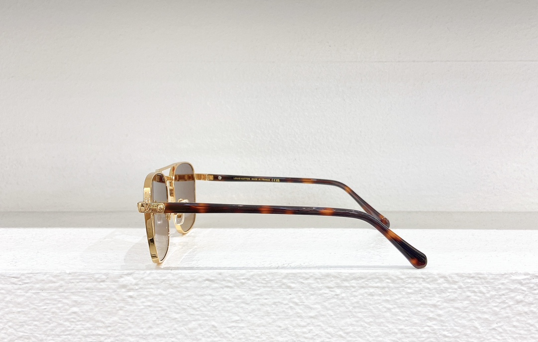 LOUISVUITTO*MODELZ1942USIZE57口17-145