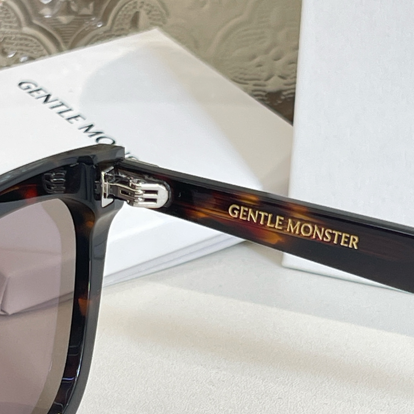  GENTLE MONSTE*🐼🐼🐼MODEL：NUMER🐼🐼🐼SIZE：64口18-146🐼🐼🐼高版本