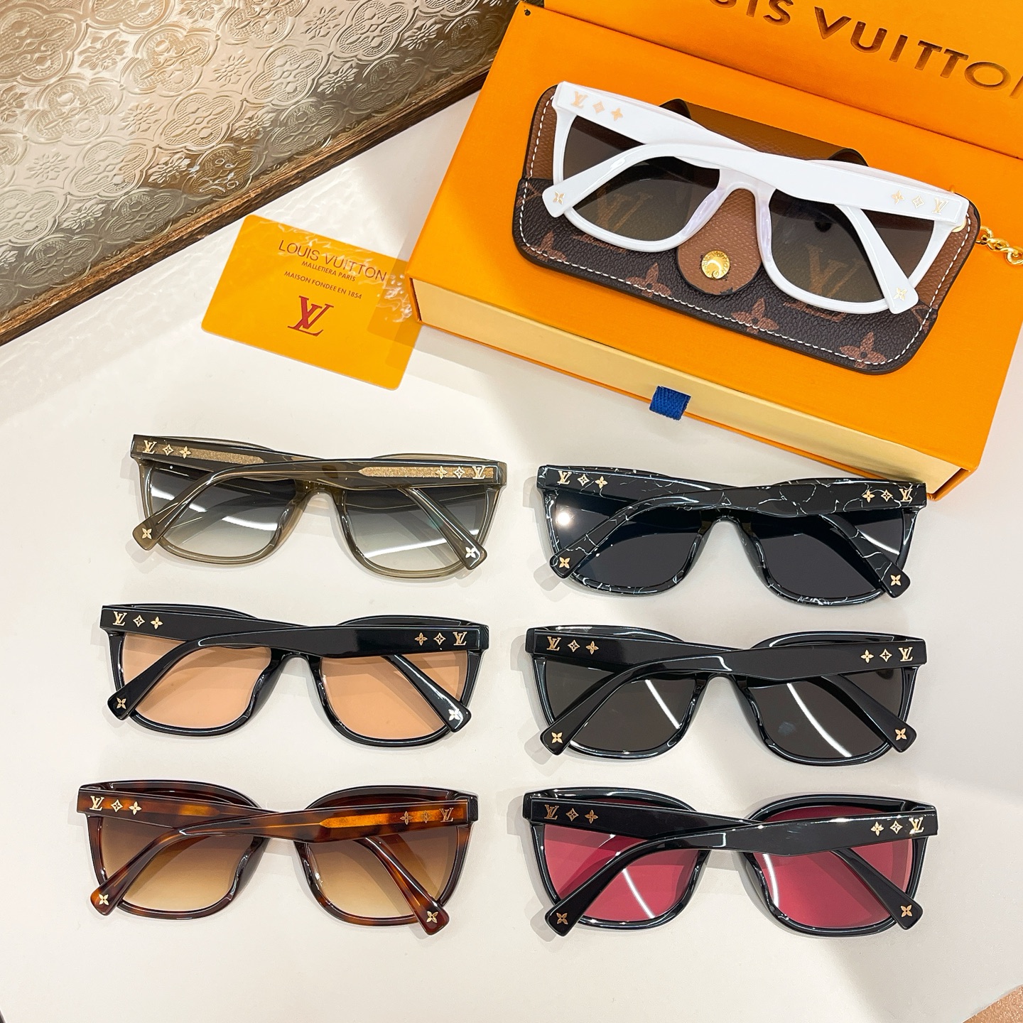 ￼ LOUIS VUITTO*🌟🌟🌟MODEL：Z2136U 🌟🌟🌟SIZE：56口19-143🌟🌟🌟