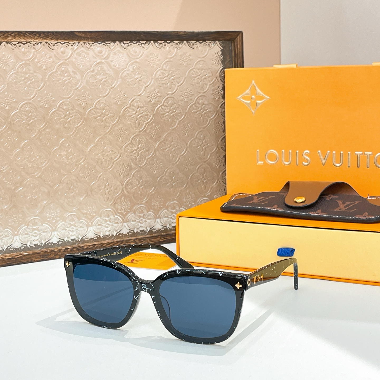 ￼ LOUIS VUITTO*🌟🌟🌟MODEL：Z2136U 🌟🌟🌟SIZE：56口19-143🌟🌟🌟
