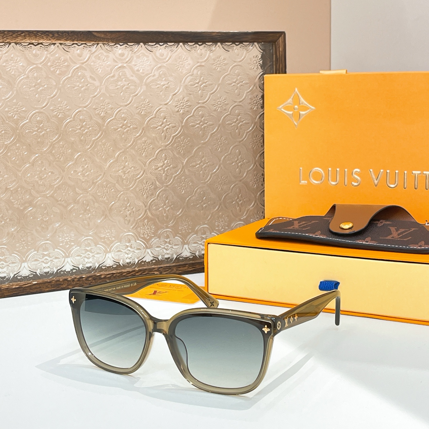 ￼ LOUIS VUITTO*🌟🌟🌟MODEL：Z2136U 🌟🌟🌟SIZE：56口19-143🌟🌟🌟