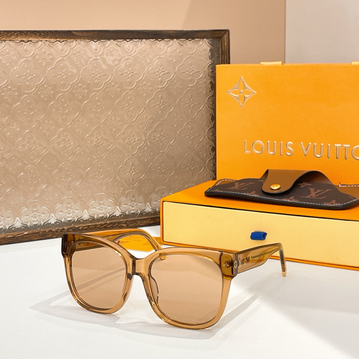 ￼ LOUIS VUITTO*🌟🌟🌟MODEL：Z1729W🌟🌟🌟SIZE：56口18-143🌟🌟🌟