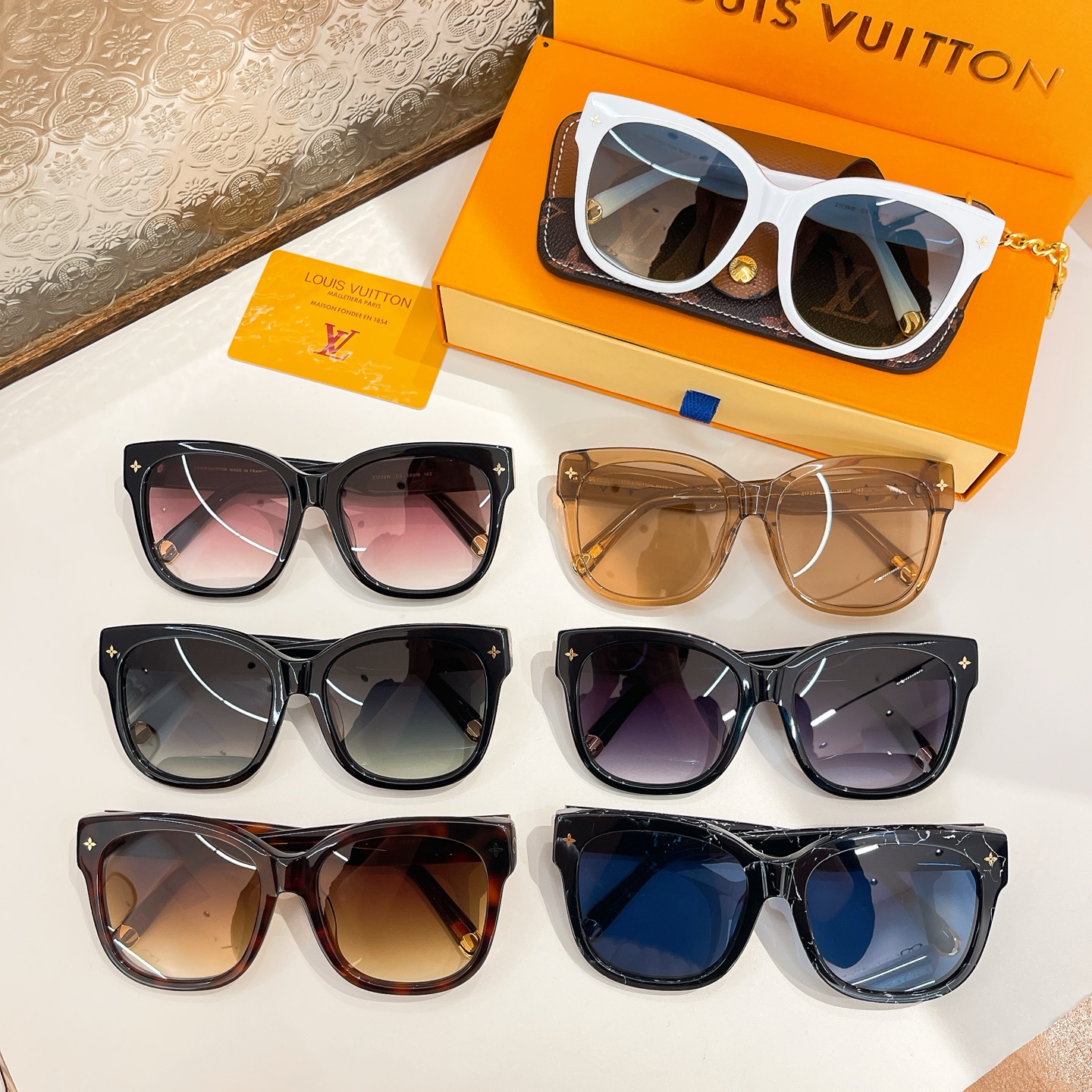 ￼ LOUIS VUITTO*🌟🌟🌟MODEL：Z1729W🌟🌟🌟SIZE：56口18-143🌟🌟🌟