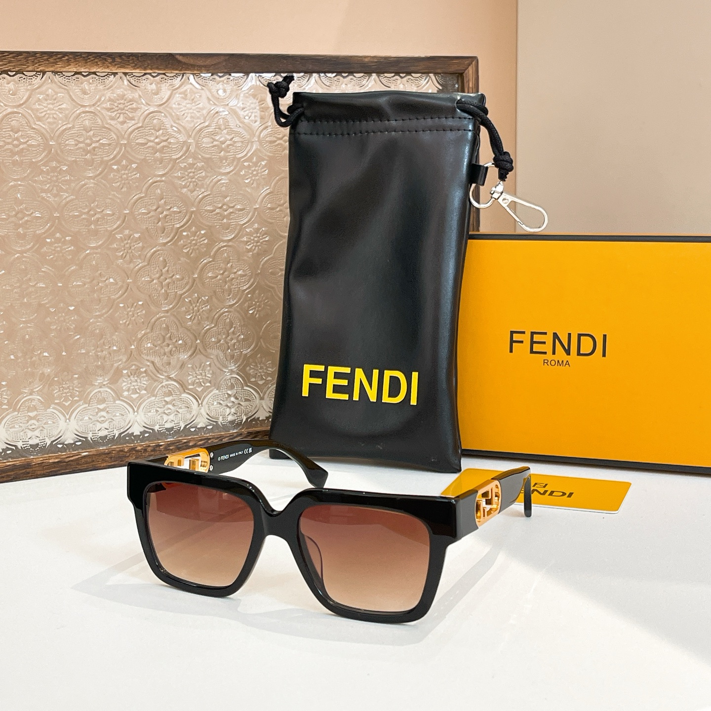 Fendi 芬迪墨镜