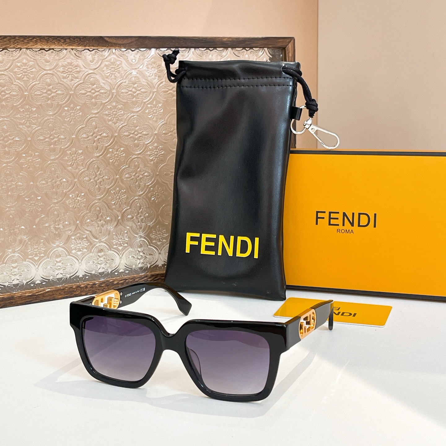 Fendi 芬迪墨镜
