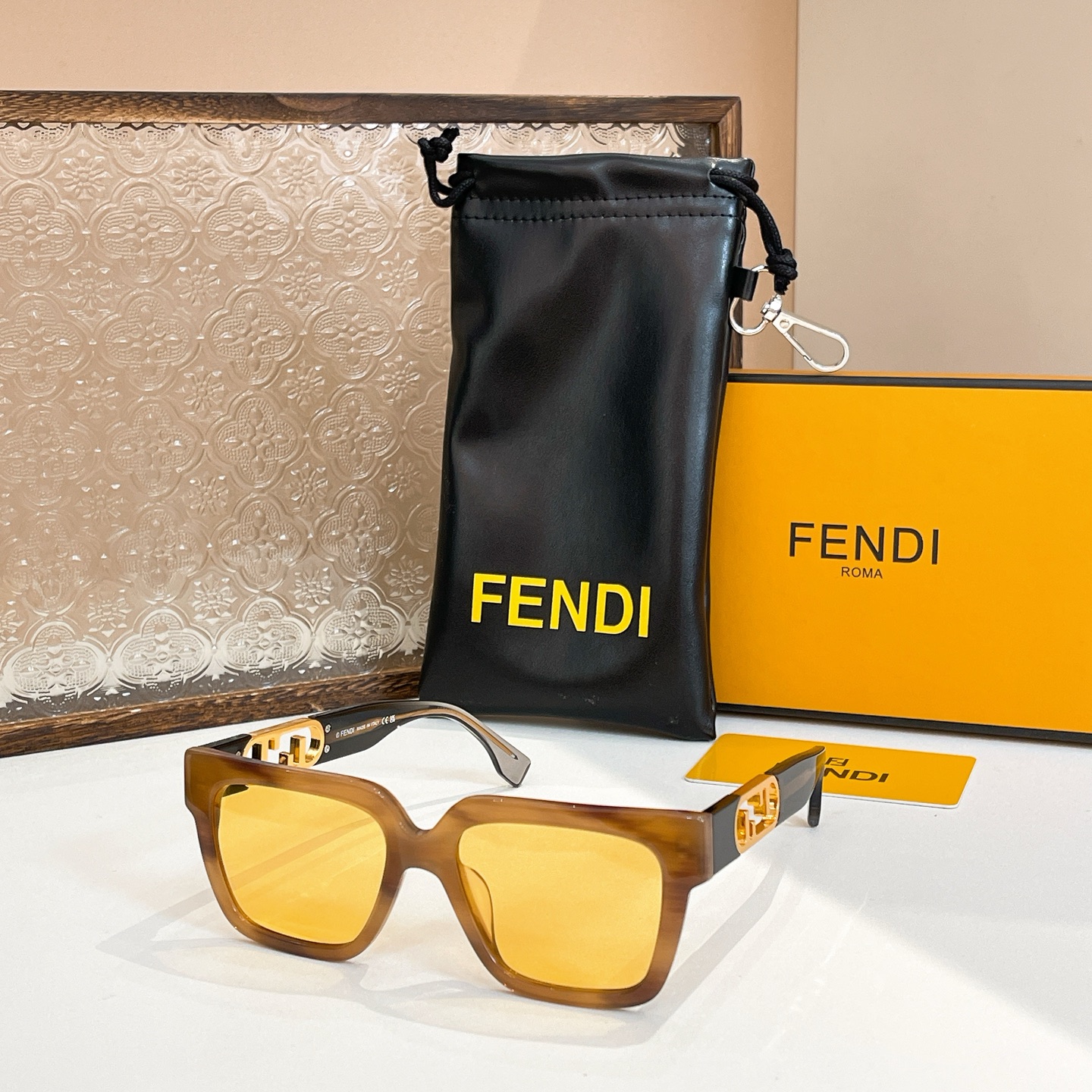 Fendi 芬迪墨镜