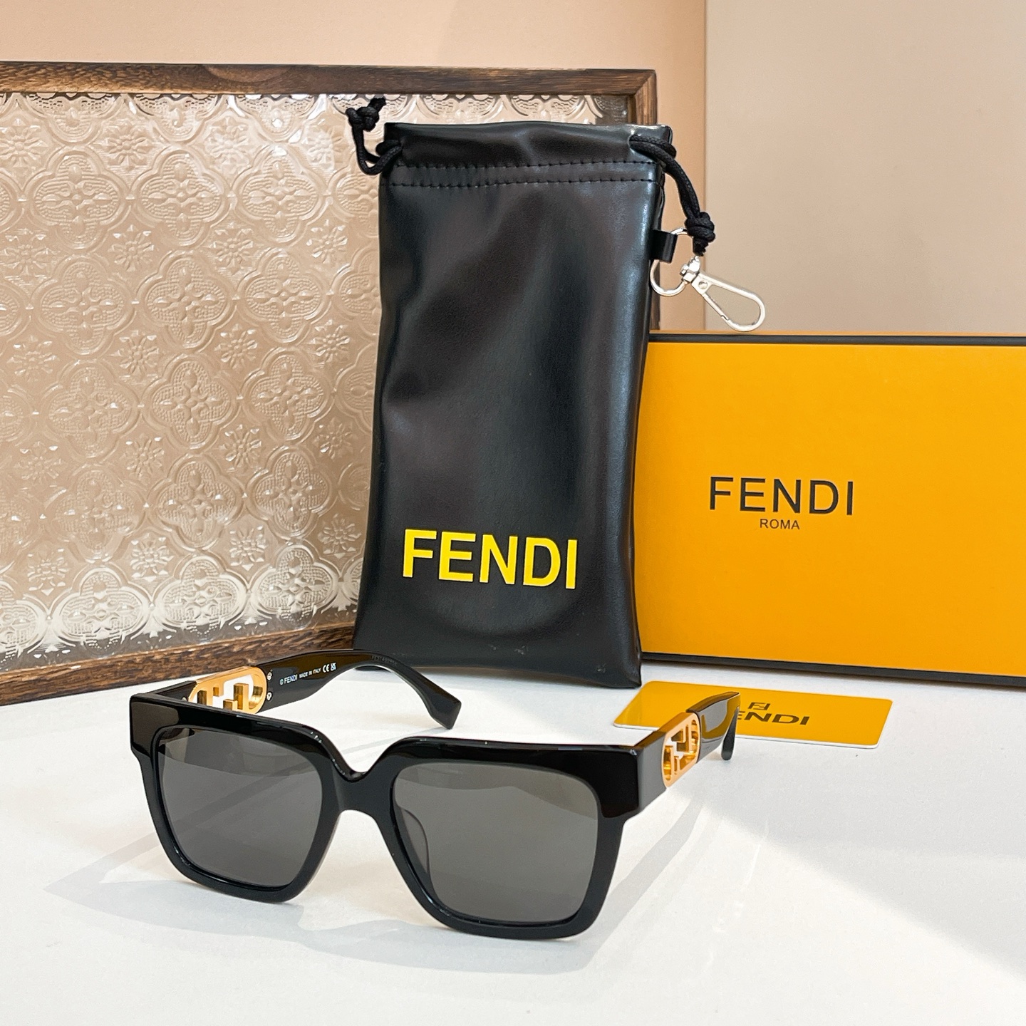 Fendi 芬迪墨镜