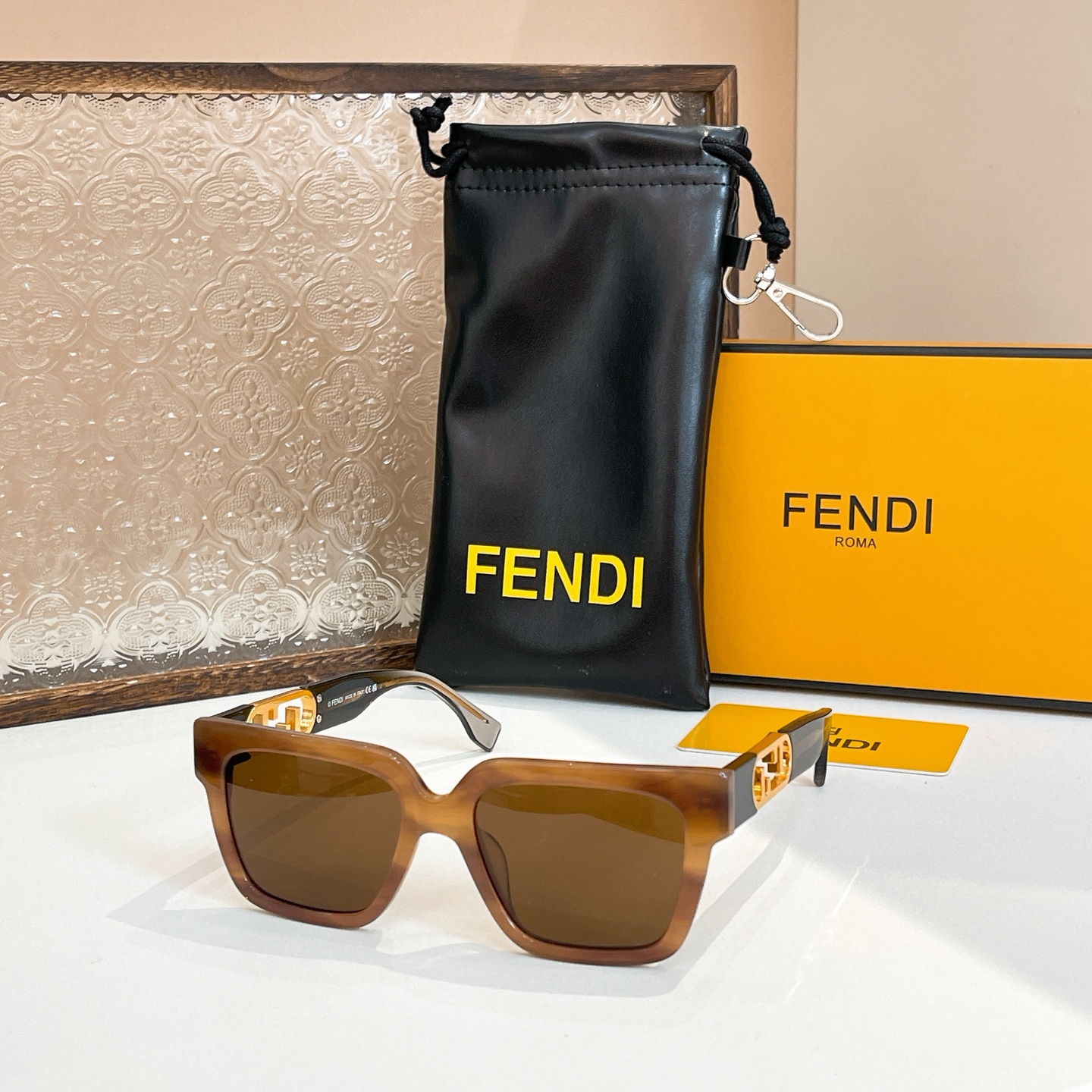 Fendi 芬迪墨镜