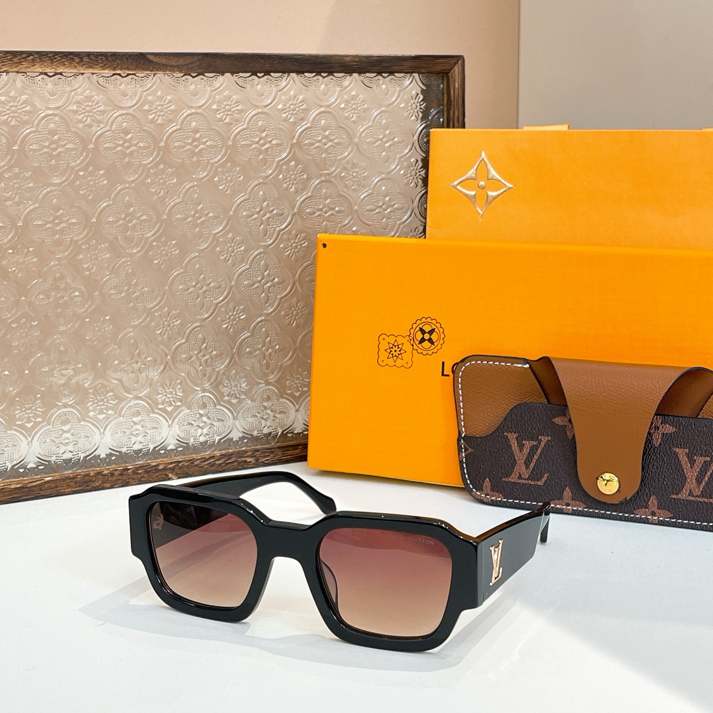  LOUIS VUITTO*🌟🌟🌟MODEL：Z2611E🌟🌟🌟SIZE：57口16-145🌟🌟🌟