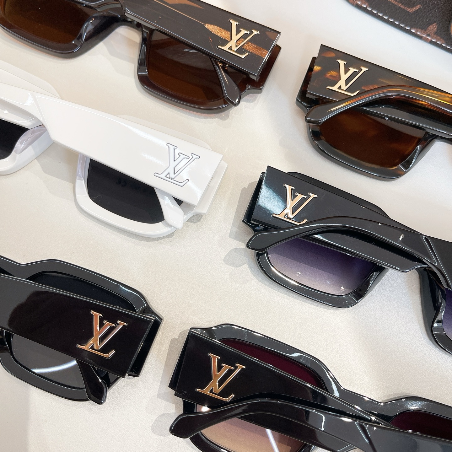  LOUIS VUITTO*🌟🌟🌟MODEL：Z2611E🌟🌟🌟SIZE：57口16-145🌟🌟🌟