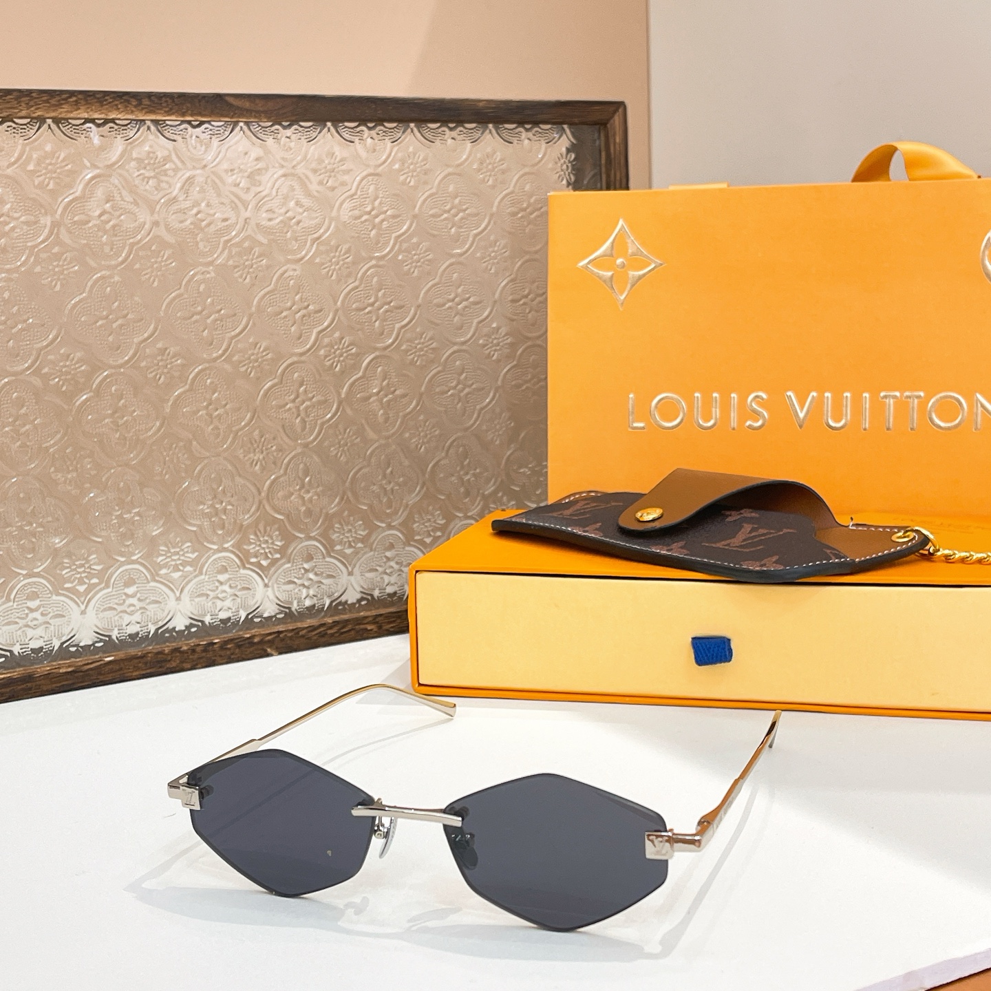  LOUIS VUITTO*🌟🌟🌟MODEL：Z2192U🌟🌟🌟SIZE：57口16-145🌟🌟🌟