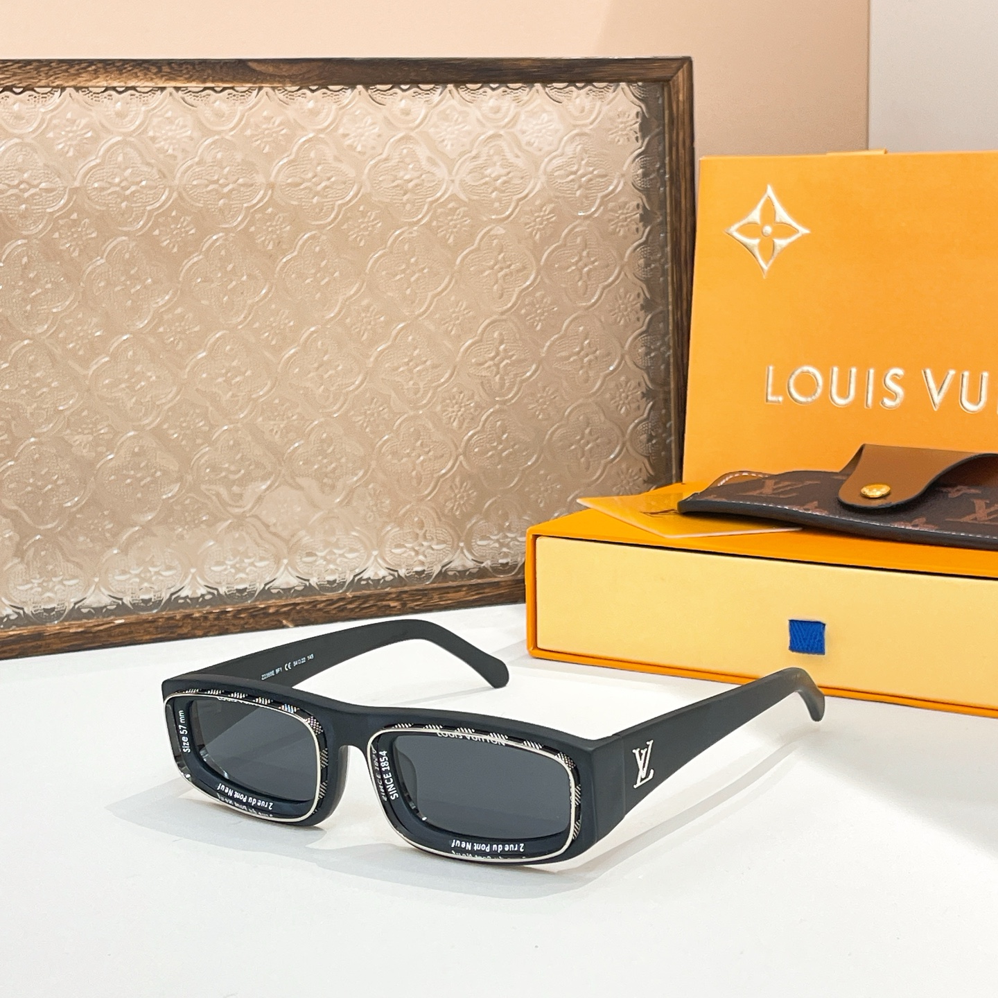  LOUIS VUITTO*🌟🌟🌟MODEL：Z2388E🌟🌟🌟SIZE：57口16-145🌟🌟🌟～～
