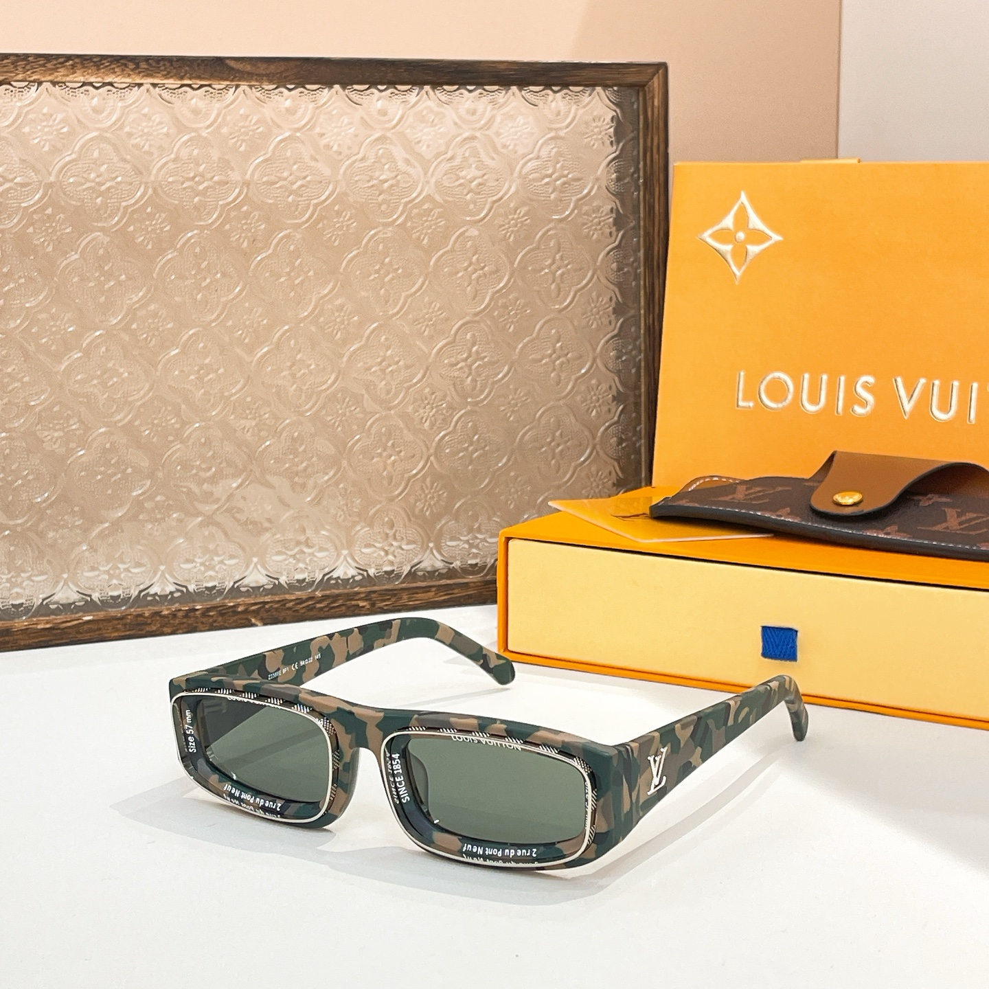  LOUIS VUITTO*🌟🌟🌟MODEL：Z2388E🌟🌟🌟SIZE：57口16-145🌟🌟🌟～～