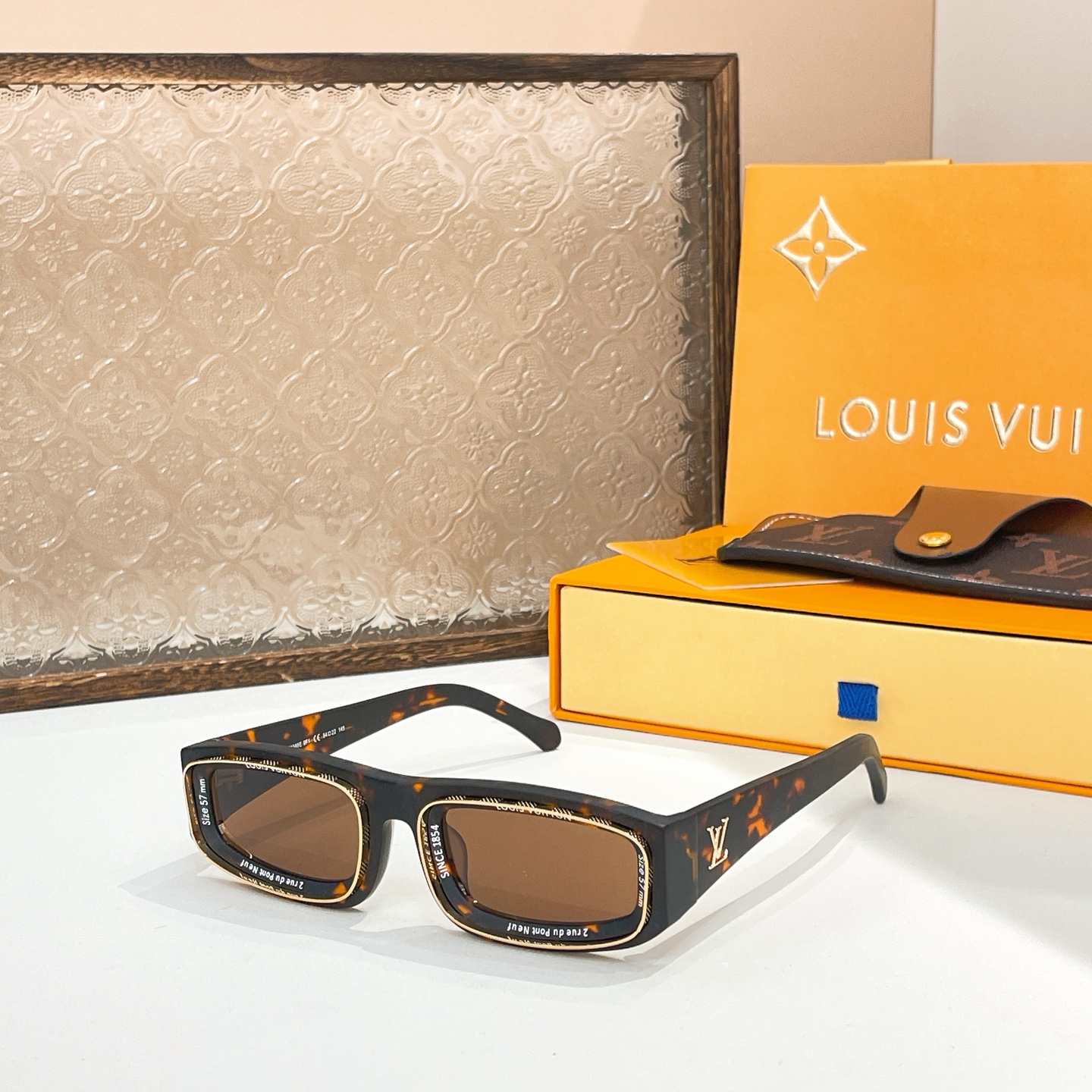  LOUIS VUITTO*🌟🌟🌟MODEL：Z2388E🌟🌟🌟SIZE：57口16-145🌟🌟🌟～～