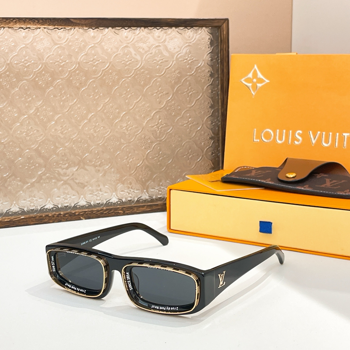  LOUIS VUITTO*🌟🌟🌟MODEL：Z2388E🌟🌟🌟SIZE：57口16-145🌟🌟🌟～～