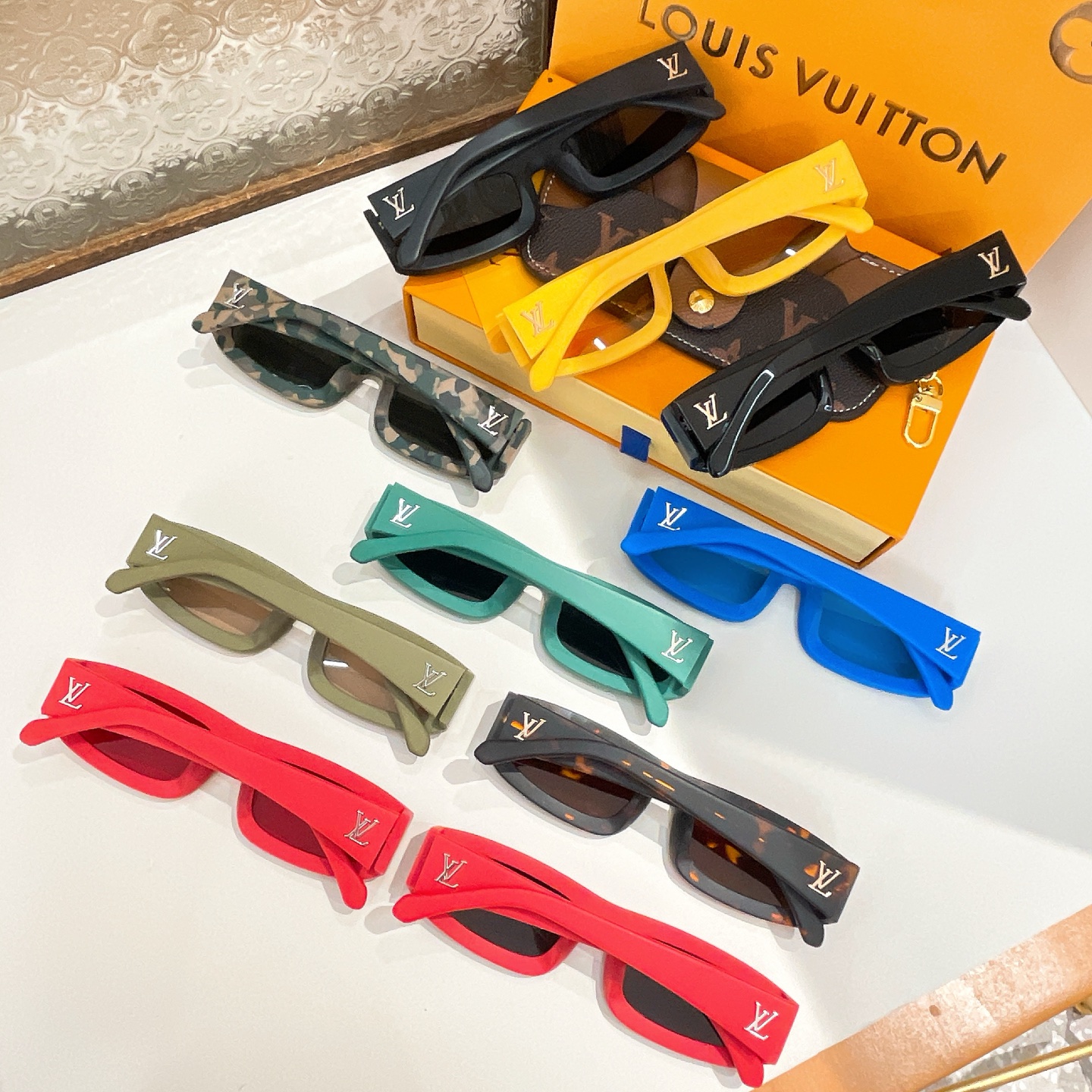  LOUIS VUITTO*🌟🌟🌟MODEL：Z2388E🌟🌟🌟SIZE：57口16-145🌟🌟🌟～～
