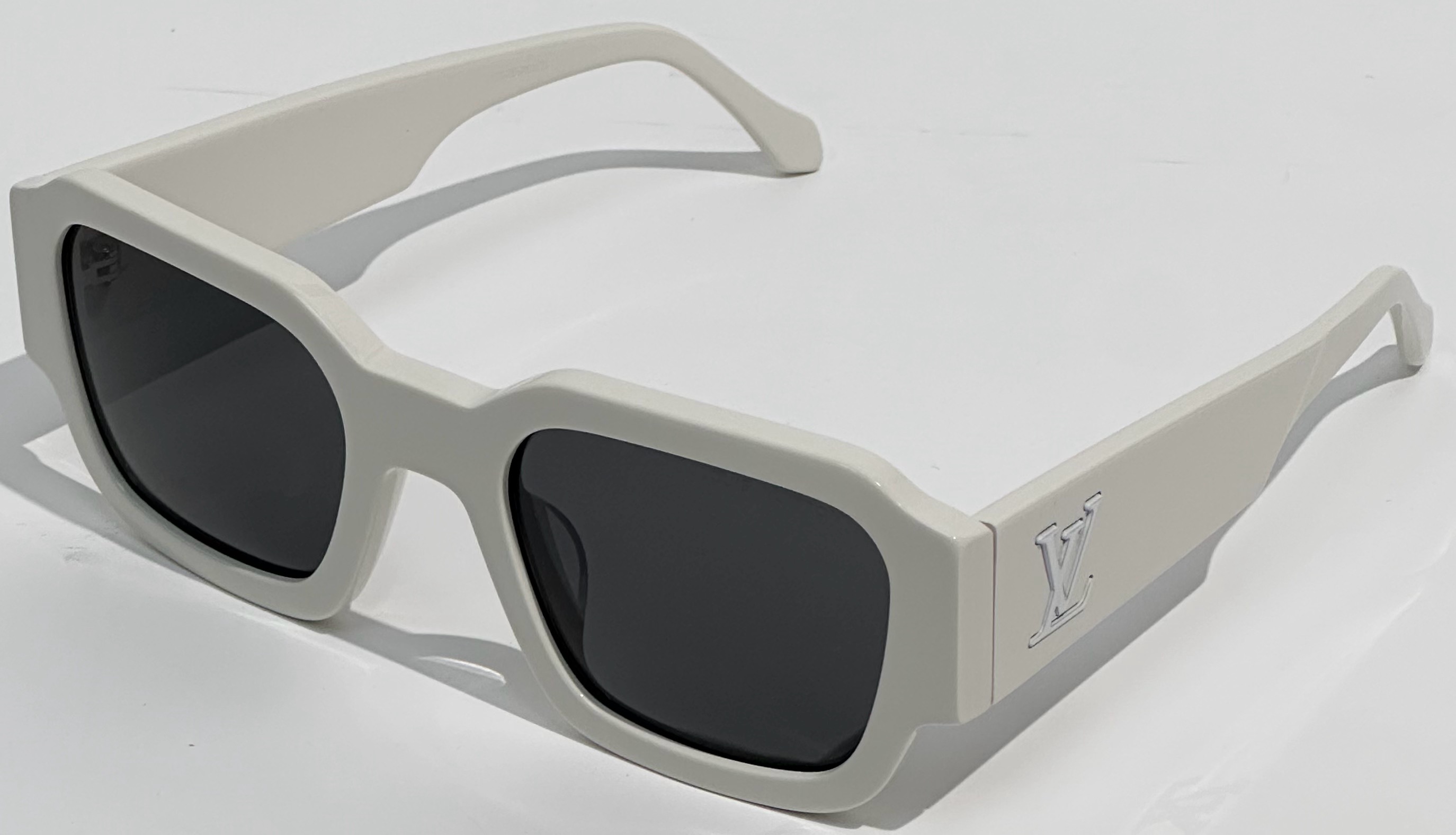 LOUIS VUITTO*🌟🌟🌟MODEL：Z2611E🌟🌟🌟SIZE：57口16-145🌟🌟🌟