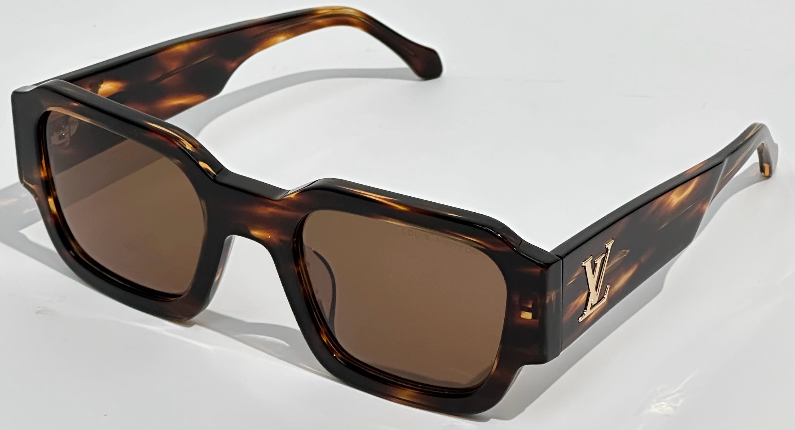 LOUIS VUITTO*🌟🌟🌟MODEL：Z2611E🌟🌟🌟SIZE：57口16-145🌟🌟🌟