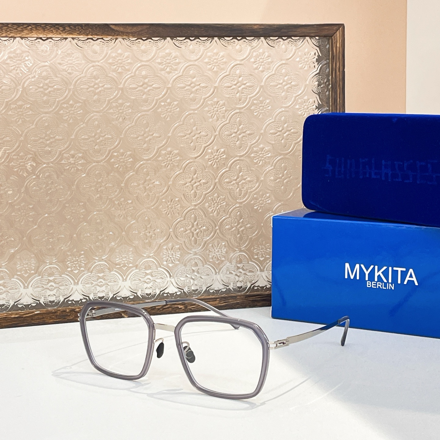 光学镜 太阳镜
MYKITA⚜️⚜️⚜️MODEL：LAURI⚜️⚜️⚜️SIZE 53口22-140⚜
