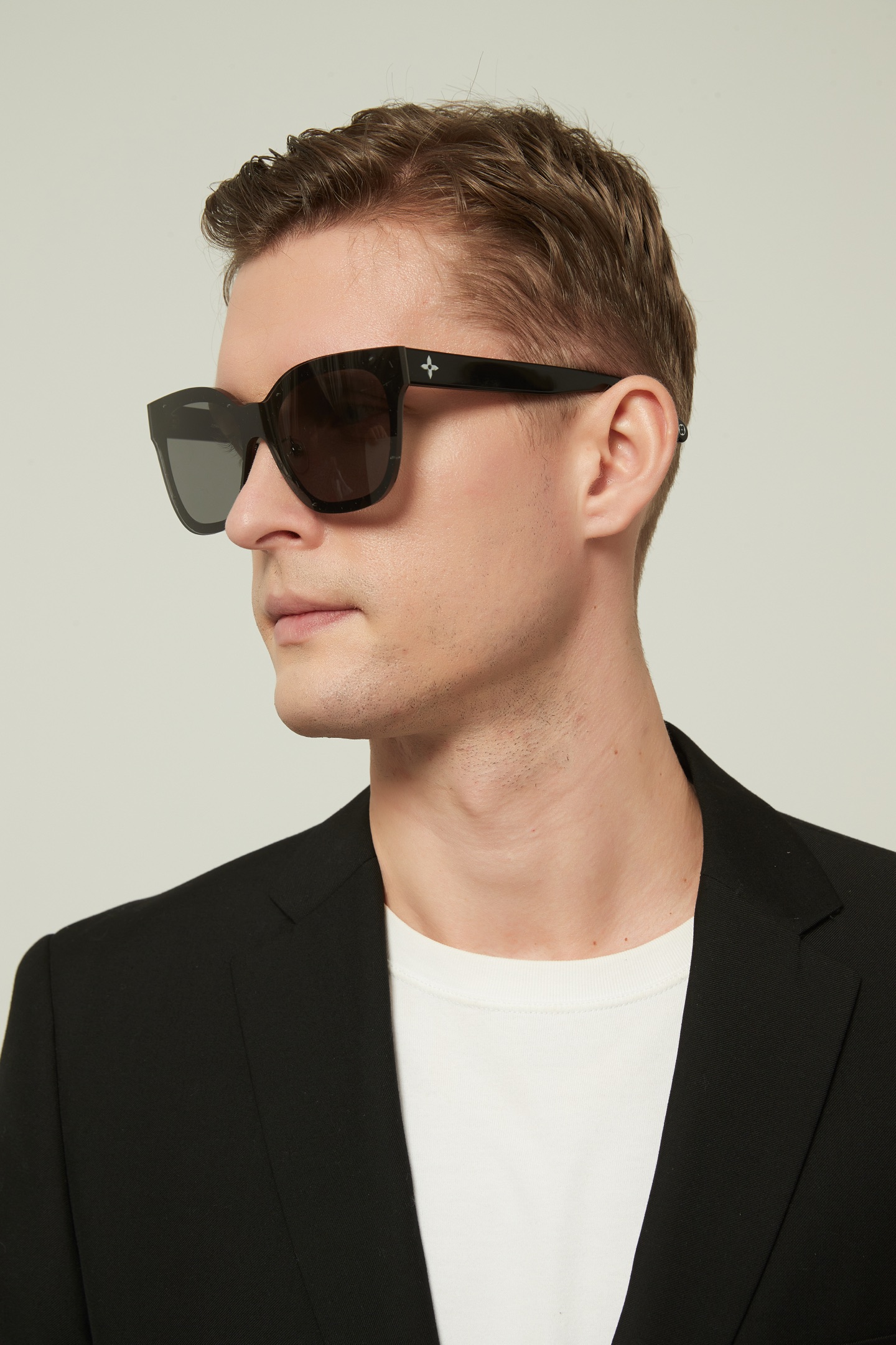  LOUIS VUITTO*
MODEL：Z2565U
SIZE：57口16-145
