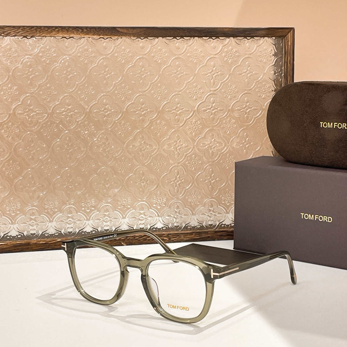  TOM FORD✨✨✨MODEL：TF0975✨✨✨SIZE：52口23-145✨✨✨