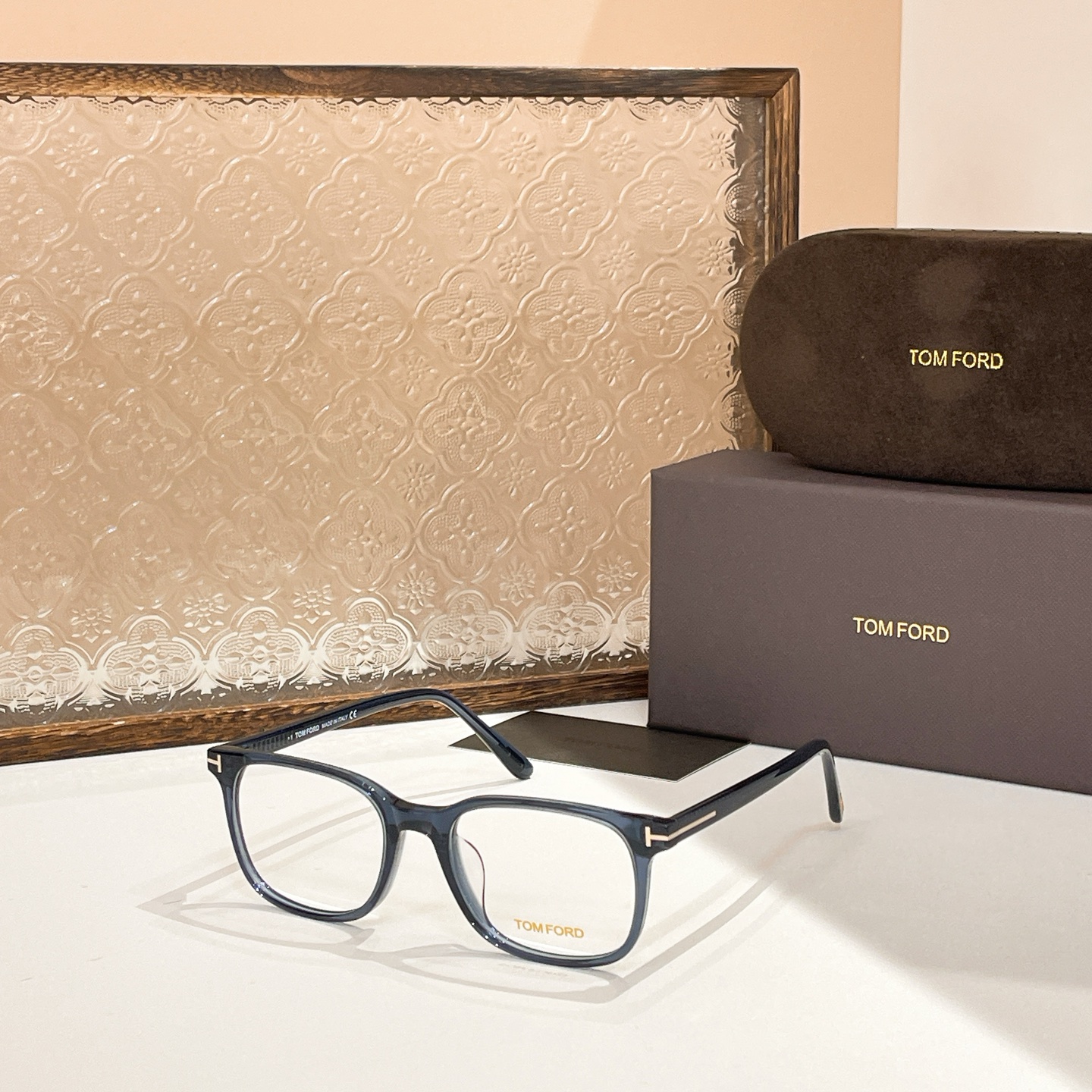  TOM FORD✨✨✨MODEL：TF5831-F-B✨✨✨SIZE：51口18-145✨✨✨