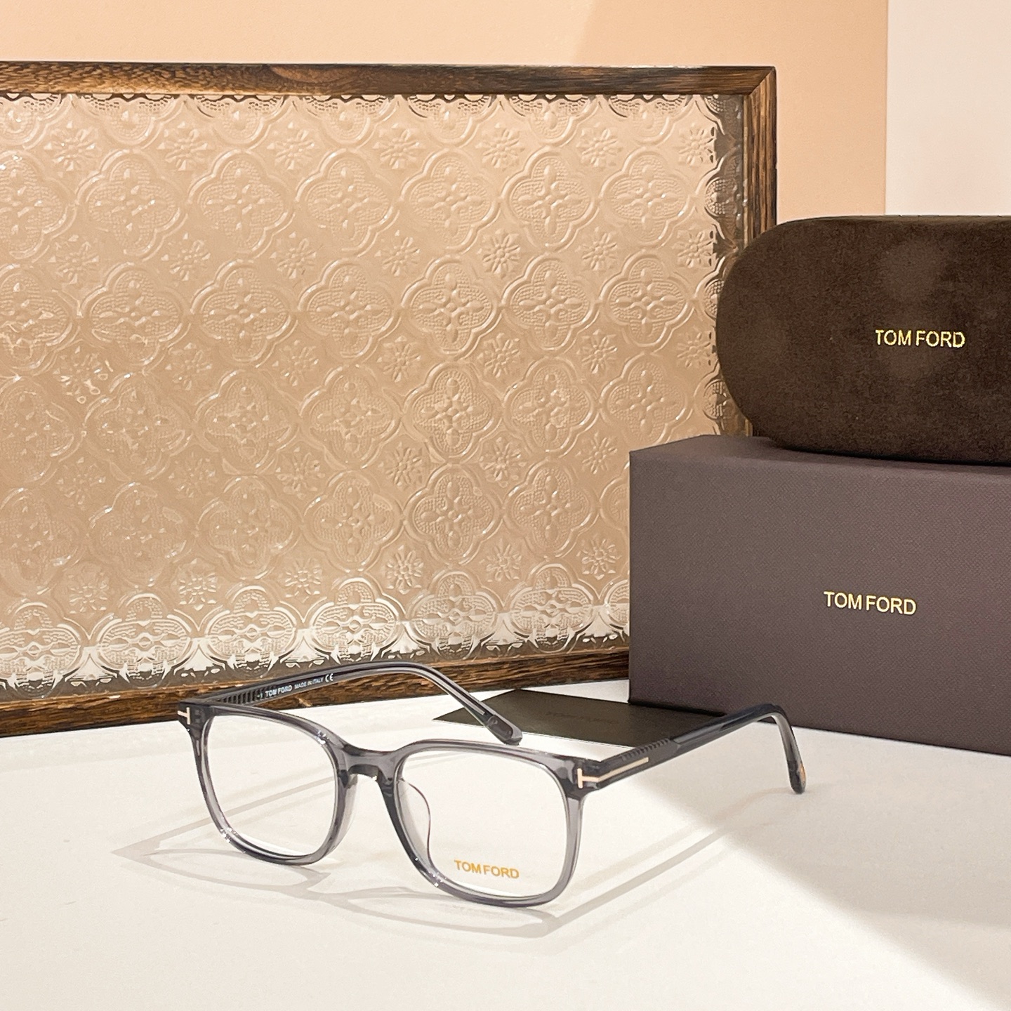  TOM FORD✨✨✨MODEL：TF5831-F-B✨✨✨SIZE：51口18-145✨✨✨