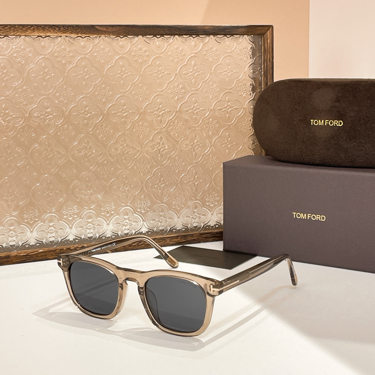  TOM FORD✨✨✨MODEL：TF5870-F-B✨✨✨SIZE：52口21-145✨✨✨