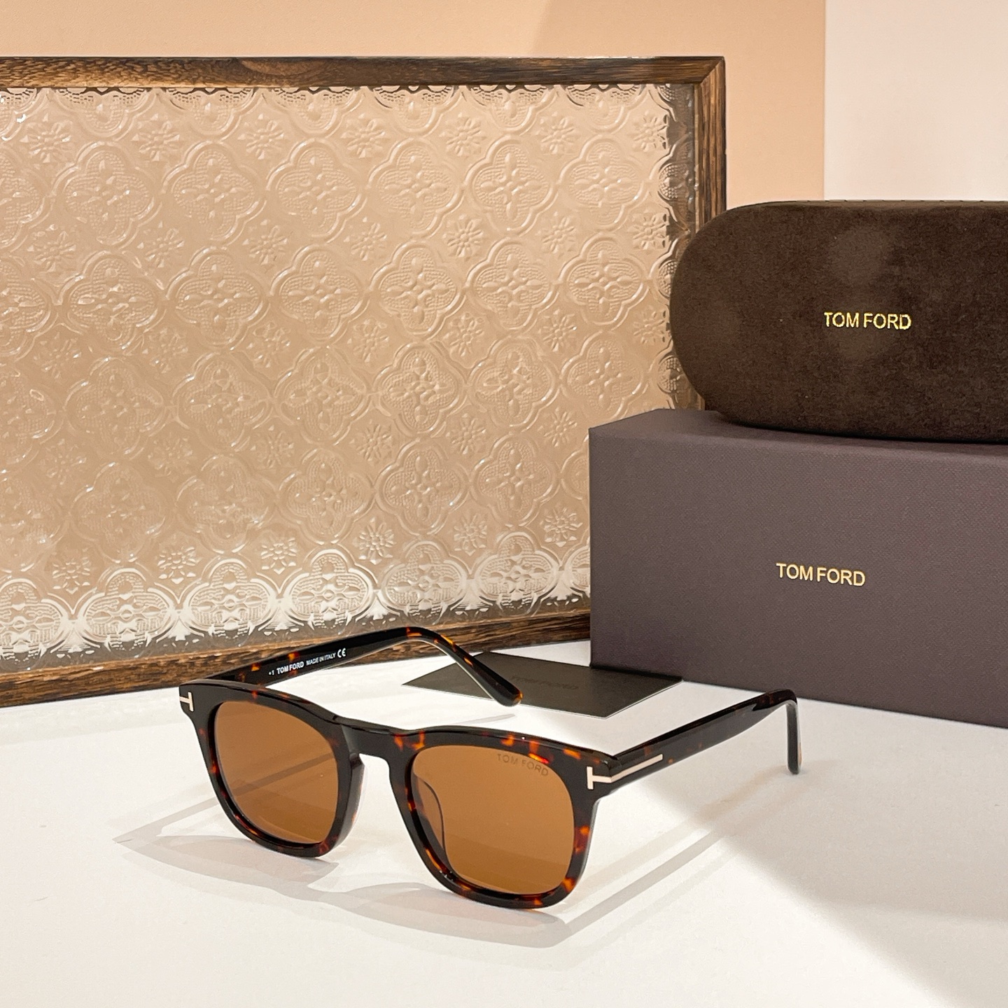  TOM FORD✨✨✨MODEL：TF5870-F-B✨✨✨SIZE：52口21-145✨✨✨