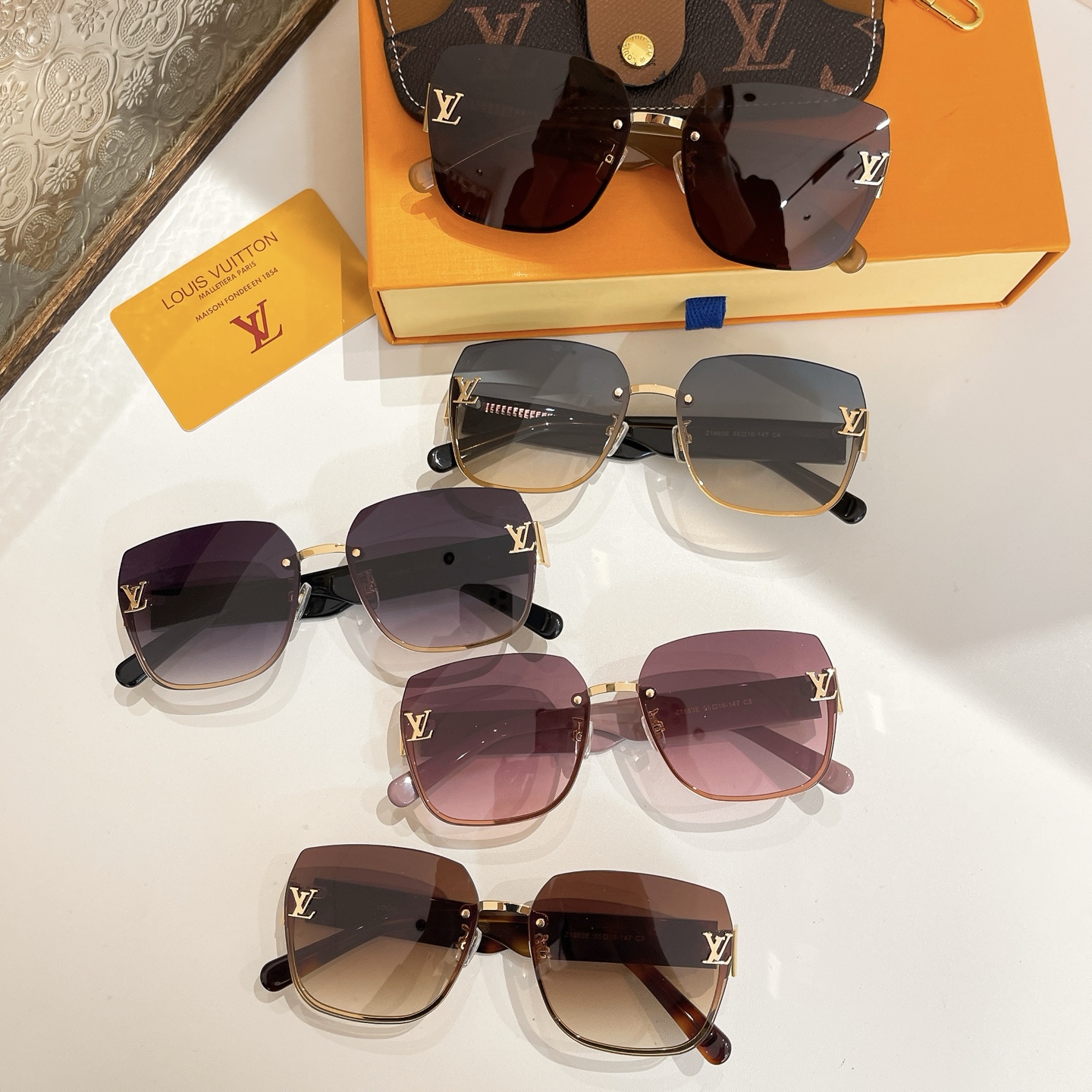 LOUIS VUITTO*🌟🌟🌟MODEL：Z1863E🌟🌟🌟SIZE：55口16-147🌟🌟🌟