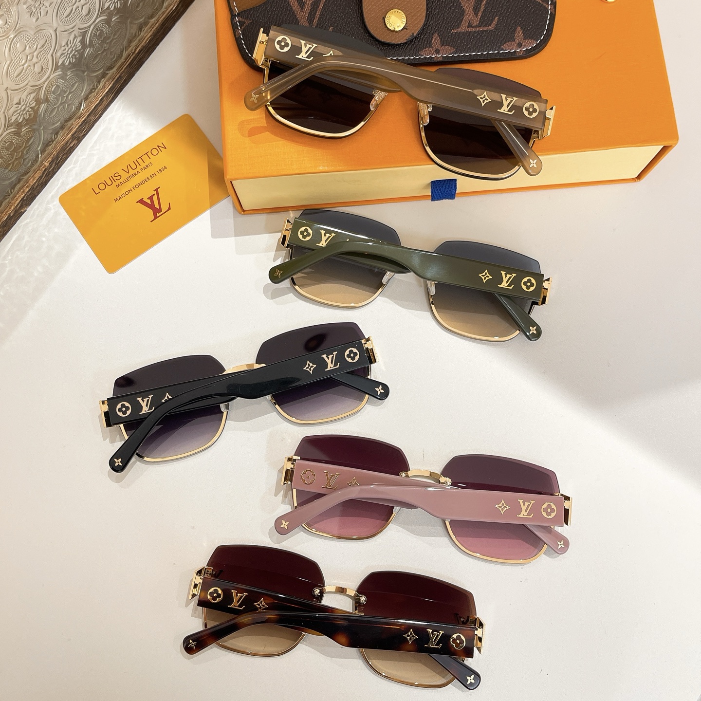 LOUIS VUITTO*🌟🌟🌟MODEL：Z1863E🌟🌟🌟SIZE：55口16-147🌟🌟🌟