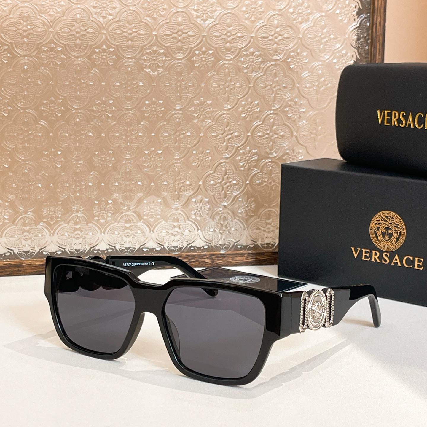 VERSACE 太阳镜 板材 方形 黑框