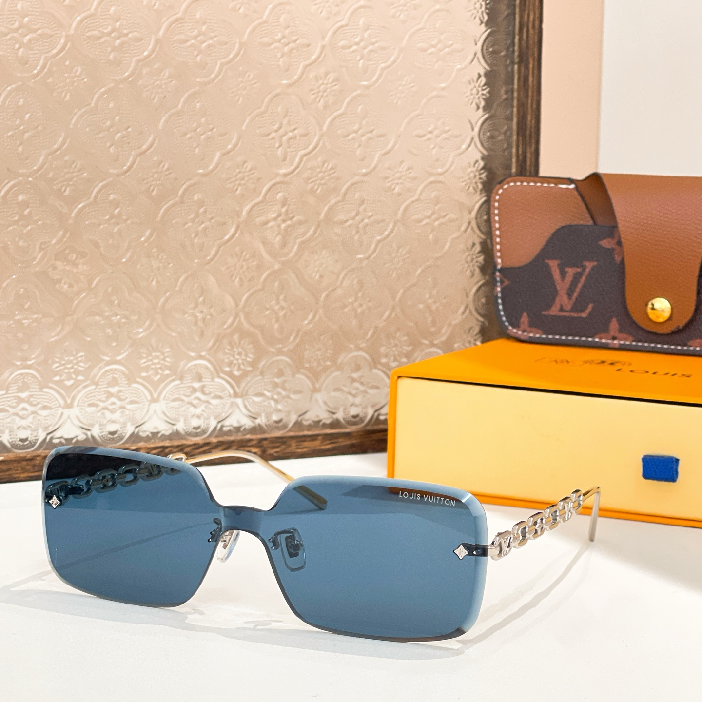 LOUIS VUITTO*🌟🌟🌟MODEL：Z2033U🌟🌟🌟SIZE：146口0-137🌟🌟🌟