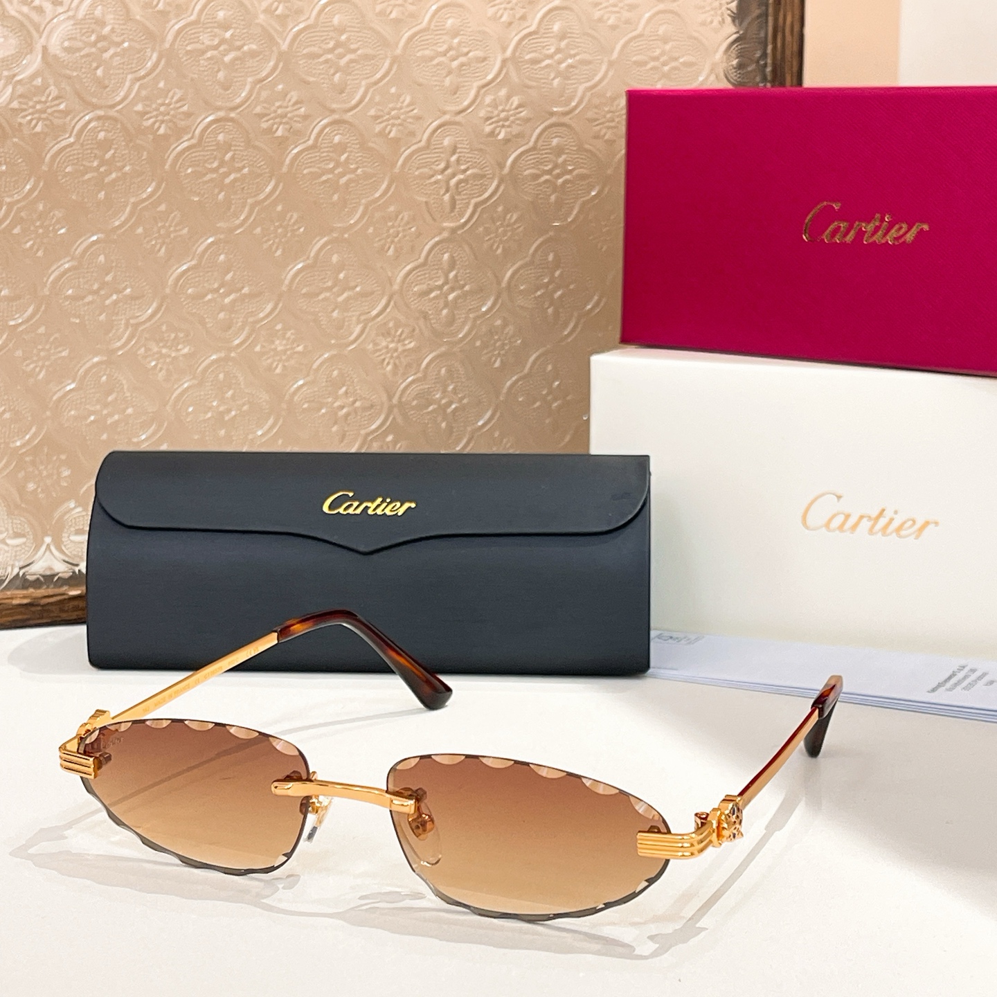 Cartie*✨✨✨MODEL：CT0652S  ✨✨✨SIZE 57口17-142✨✨✨ ，变色镜片～