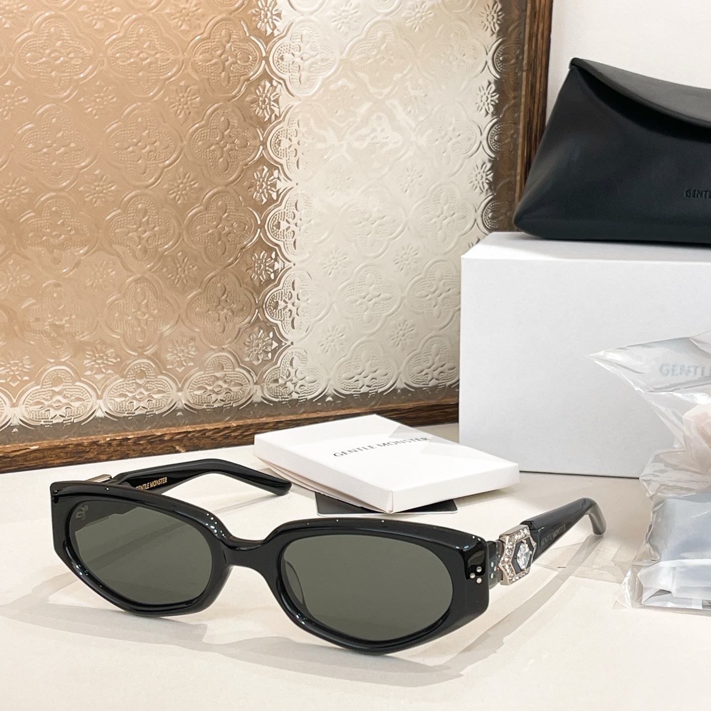 GENTLE MONSTER RUVY VAN Acetate Cat-Eye Sunglasses