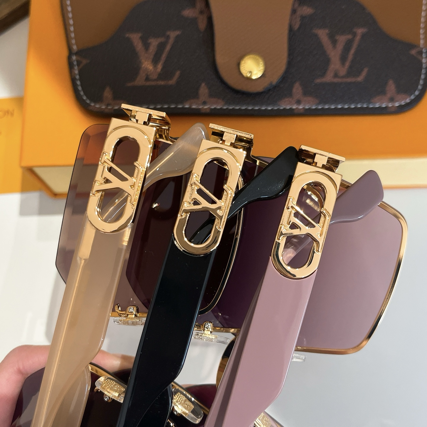 LOUIS VUITTO*🌟🌟🌟MODEL：Z1723E🌟🌟🌟SIZE：57口17-145🌟🌟🌟