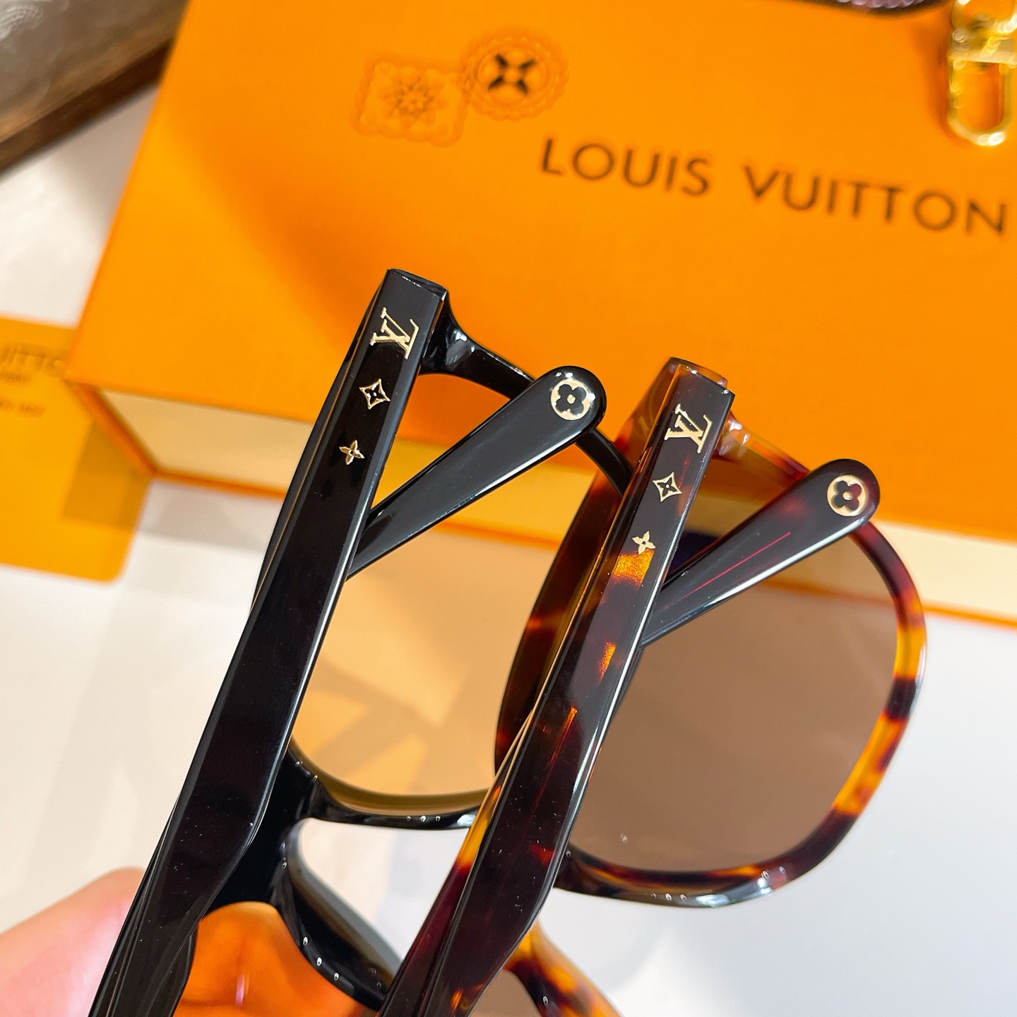 LOUIS VUITTO*🌟🌟🌟MODEL：Z2154U🌟🌟🌟SIZE：63口15-145🌟🌟🌟