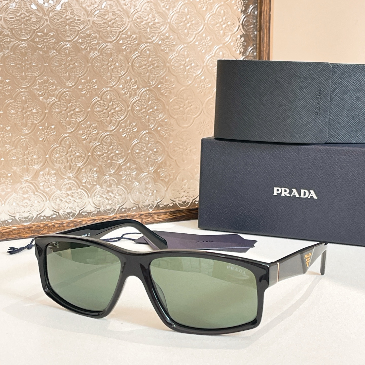 Prada 普拉达墨镜