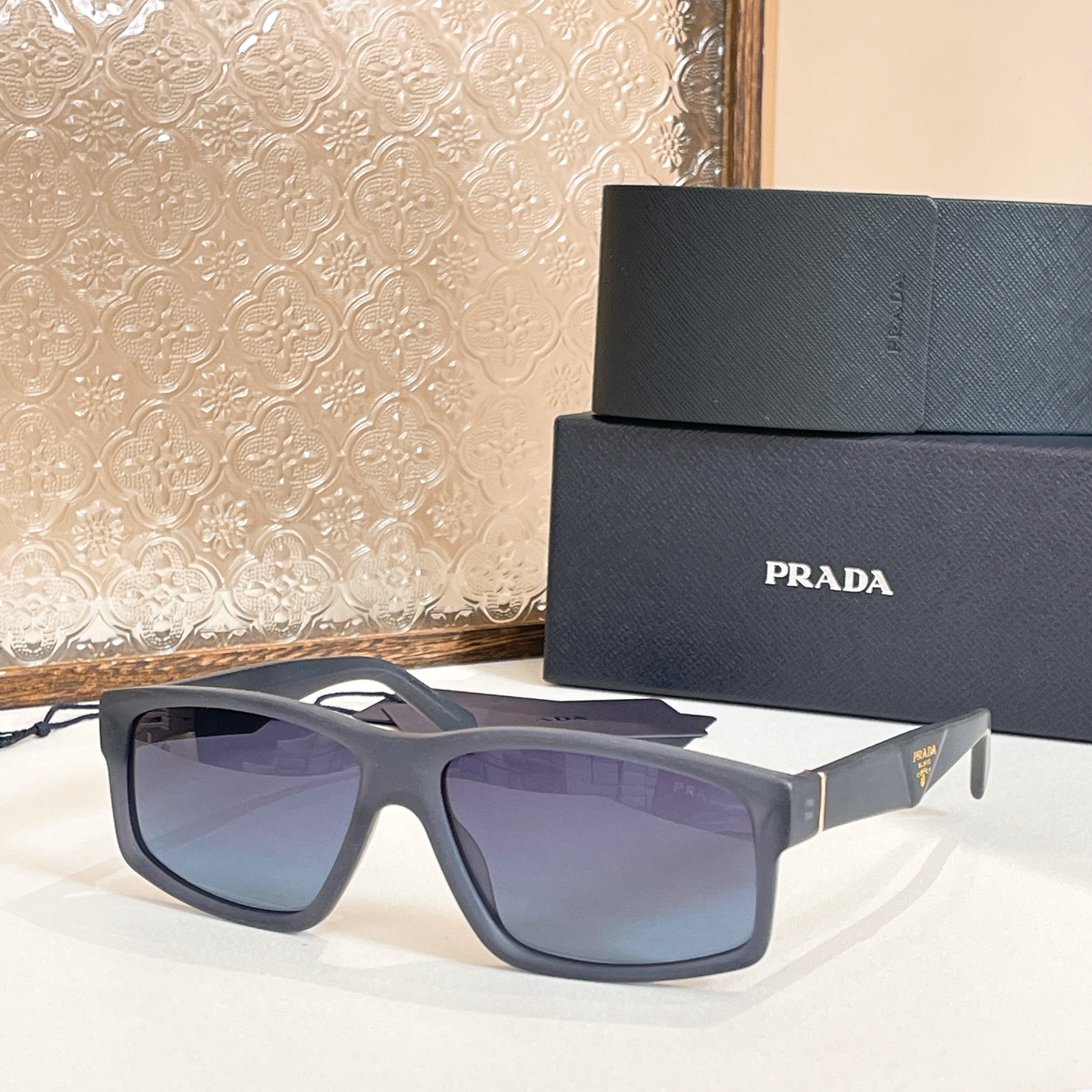 Prada 普拉达墨镜