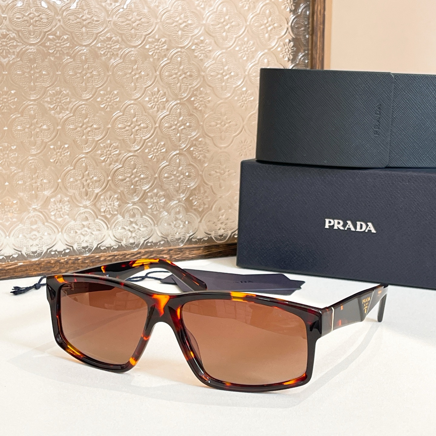 Prada 普拉达墨镜