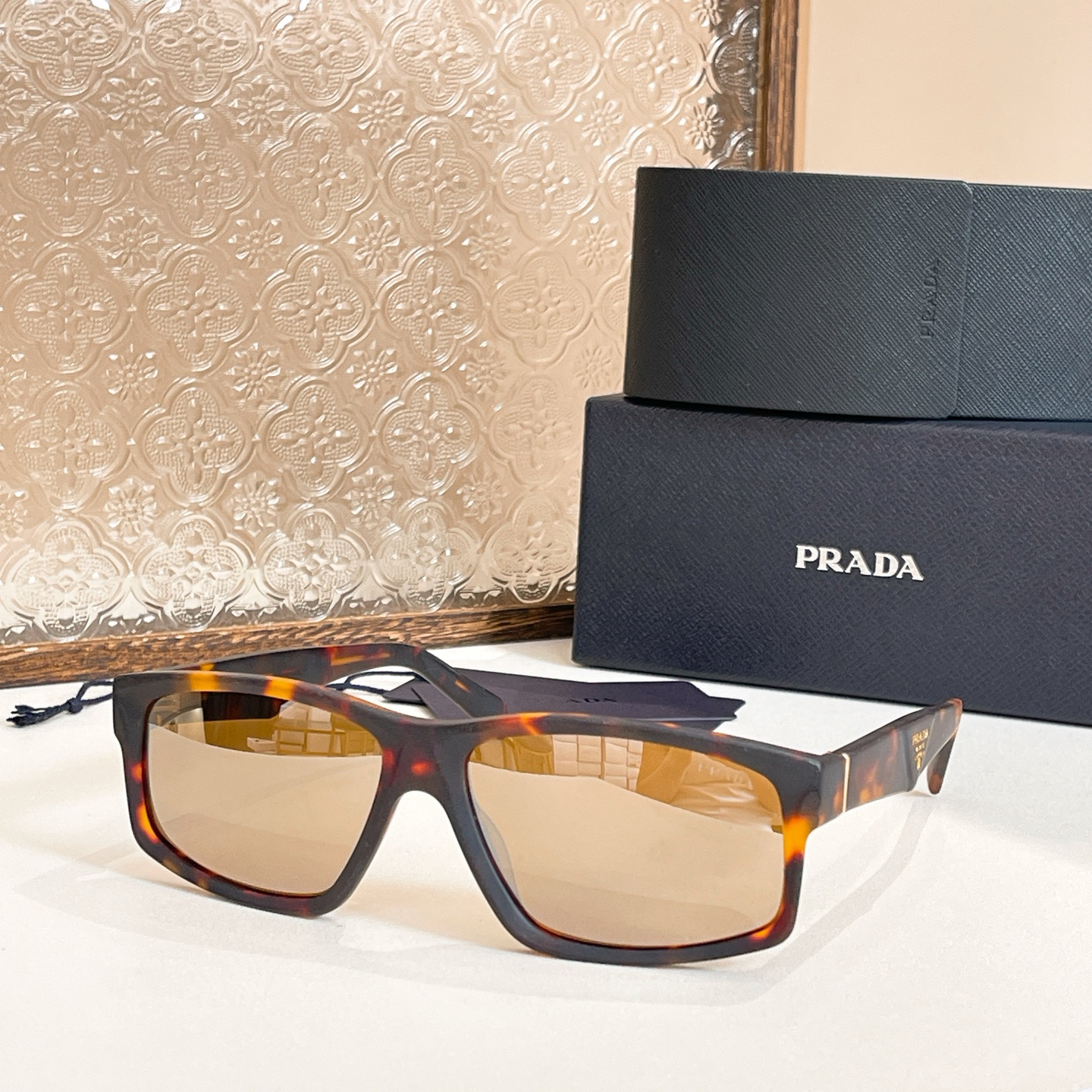 Prada 普拉达墨镜