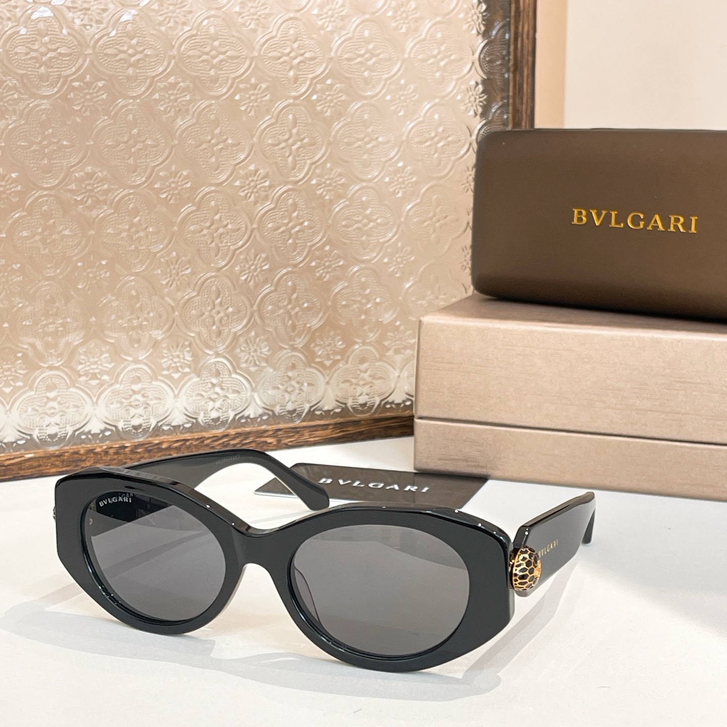 BVLGARI 太阳镜 板材 椭圆形 黑色