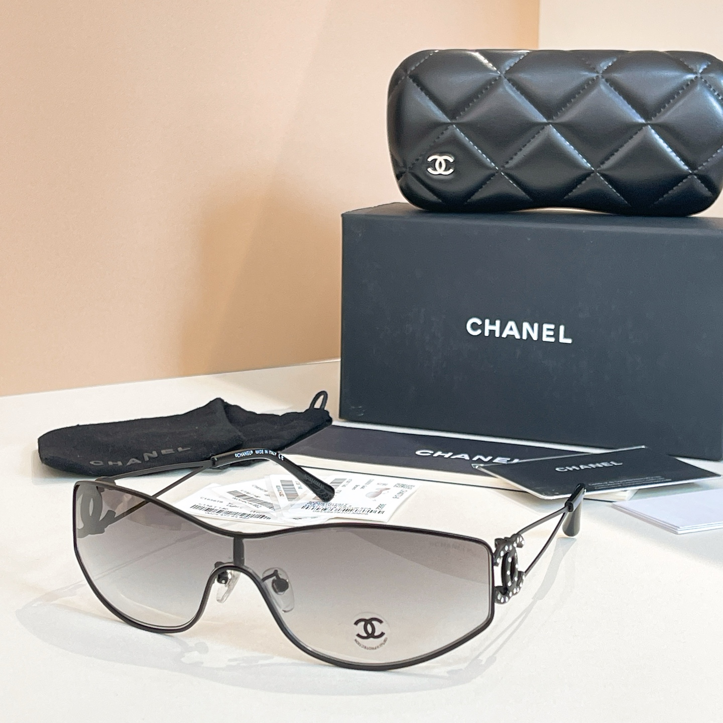 Chanel 香奈儿墨镜