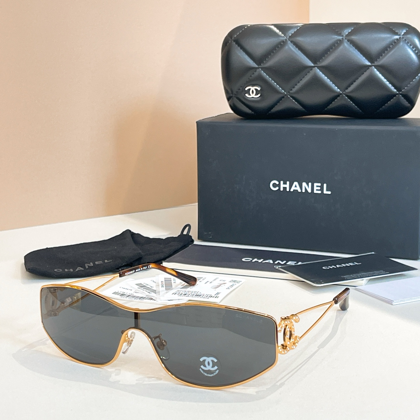 Chanel 香奈儿墨镜