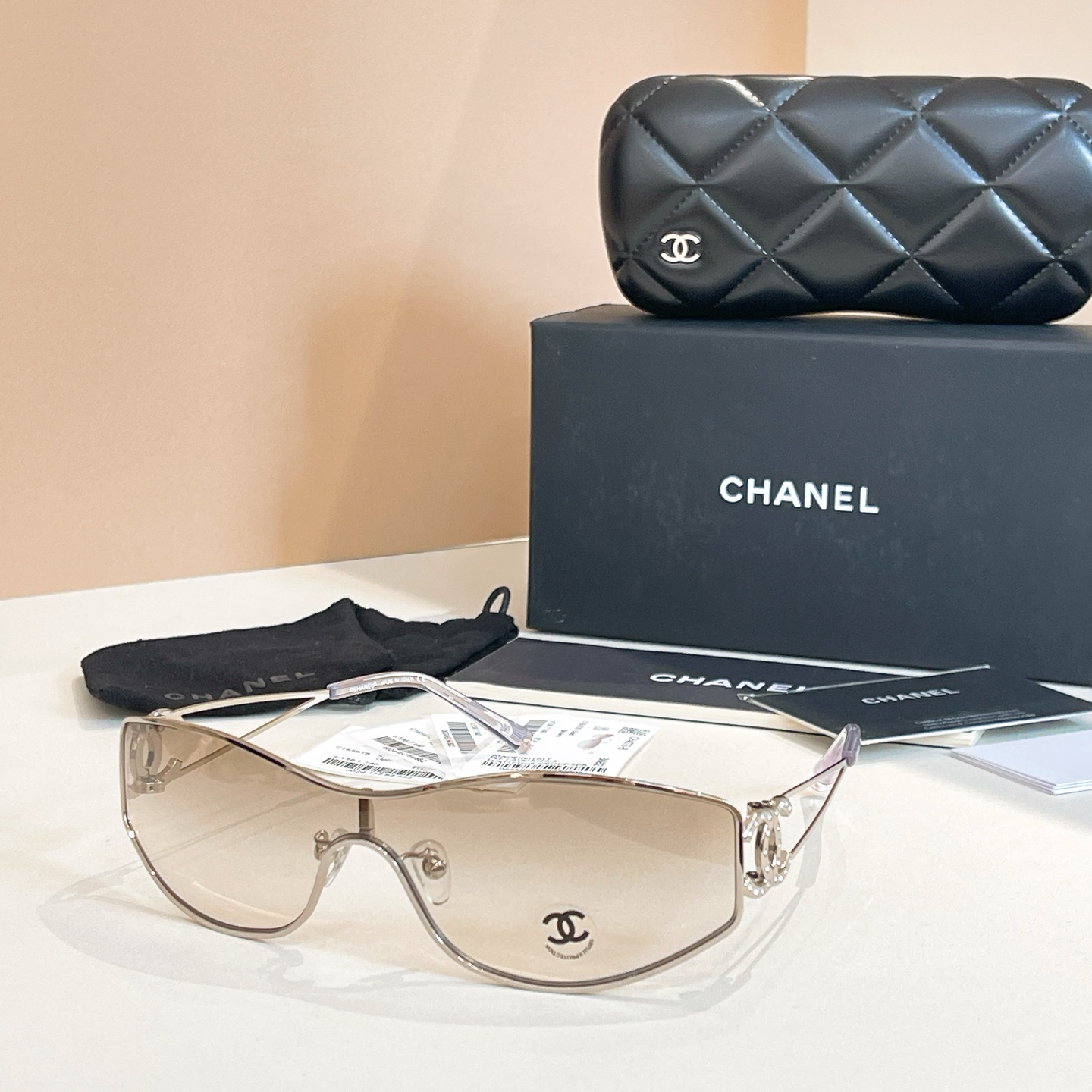 Chanel 香奈儿墨镜
