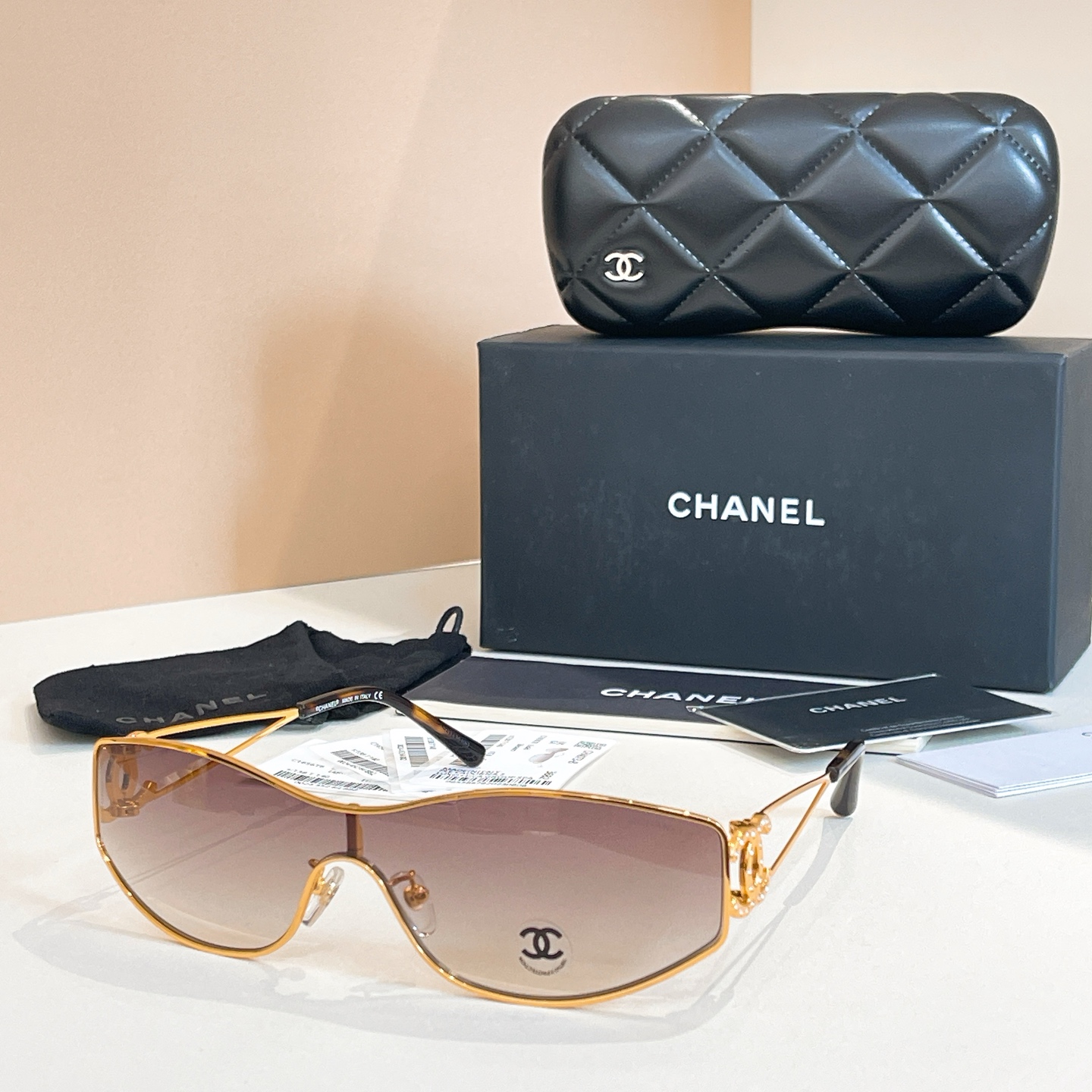 Chanel 香奈儿墨镜