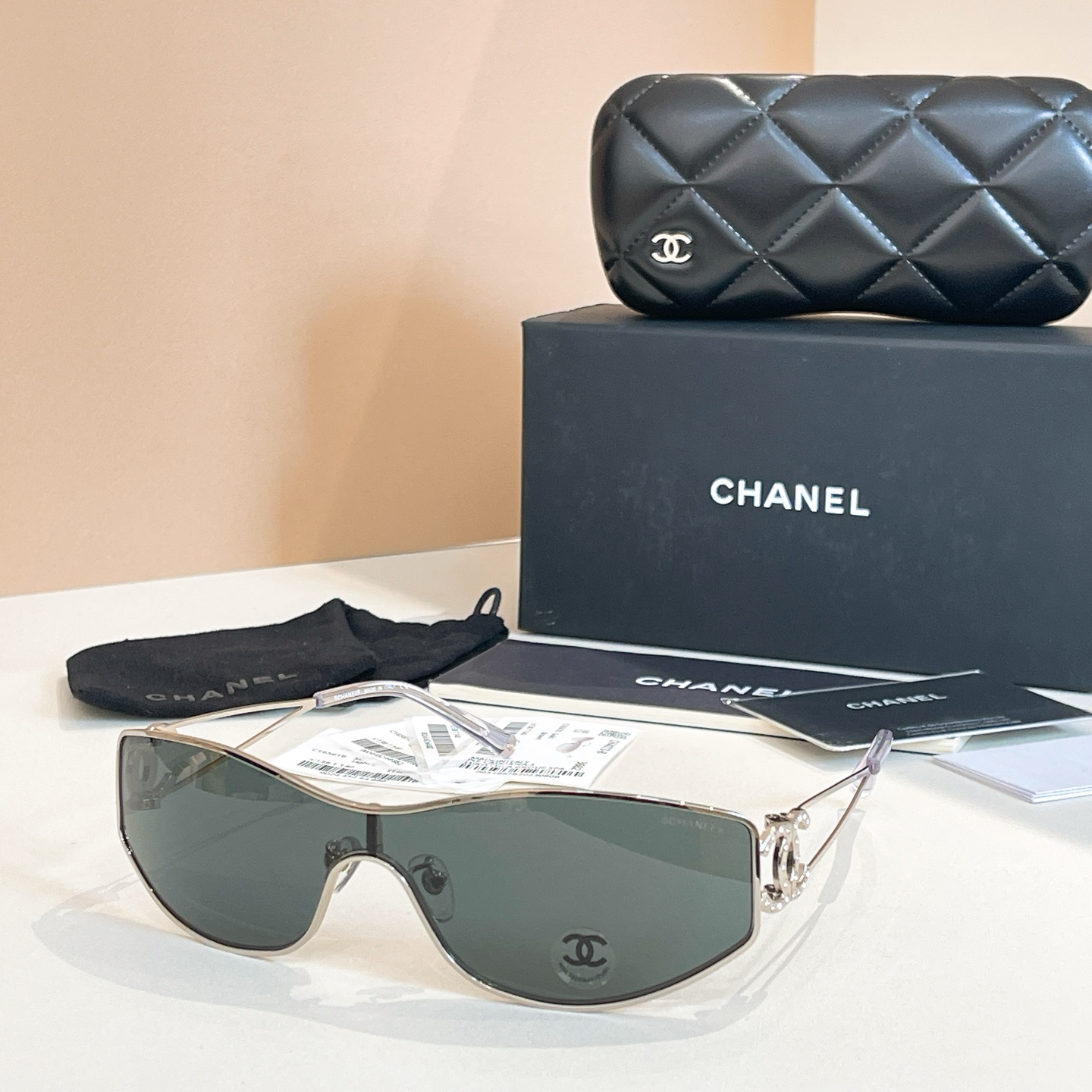 Chanel 香奈儿墨镜