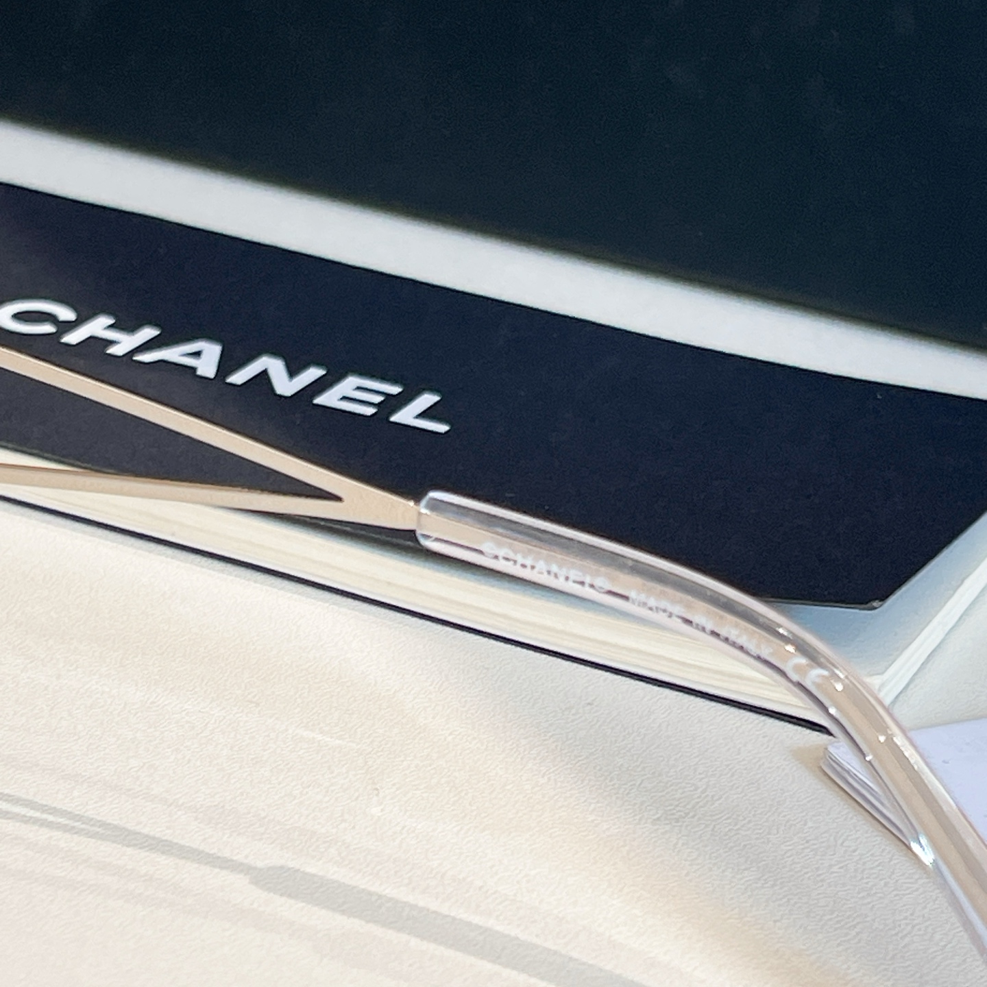 Chanel 香奈儿墨镜