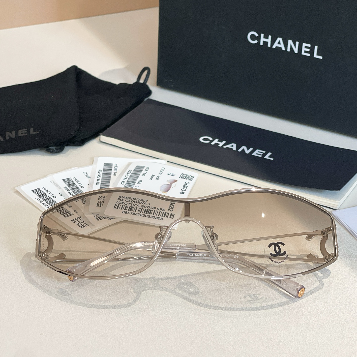 Chanel 香奈儿墨镜